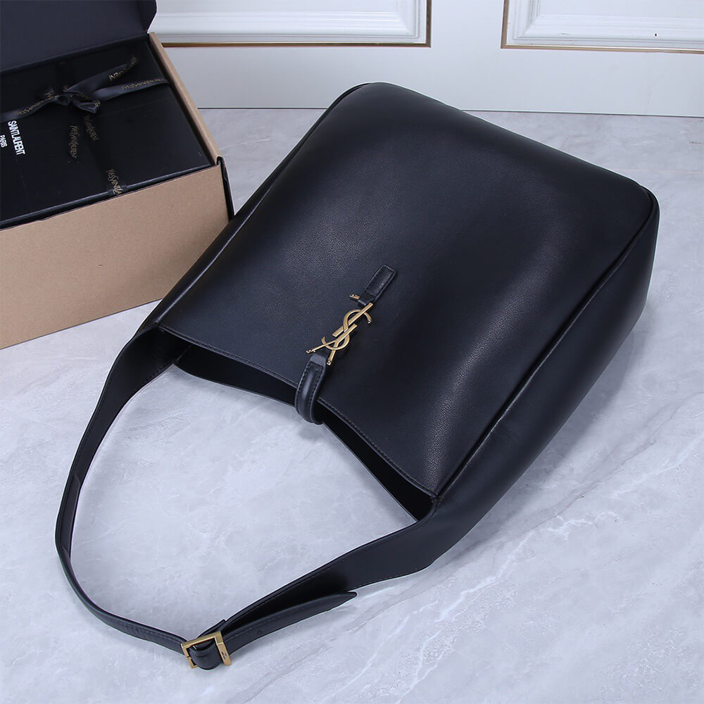 ysl large le 5 a 7 S*pple in smooth leather